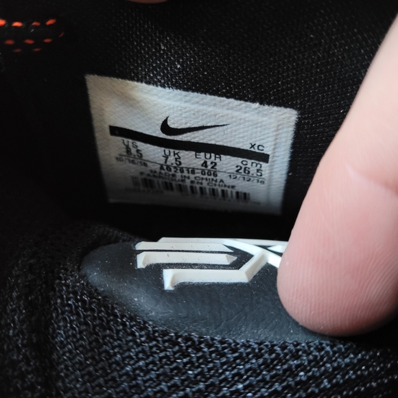 Nike Kyrie 5 'Friends' Size 8.5 - Picture 10 of 10